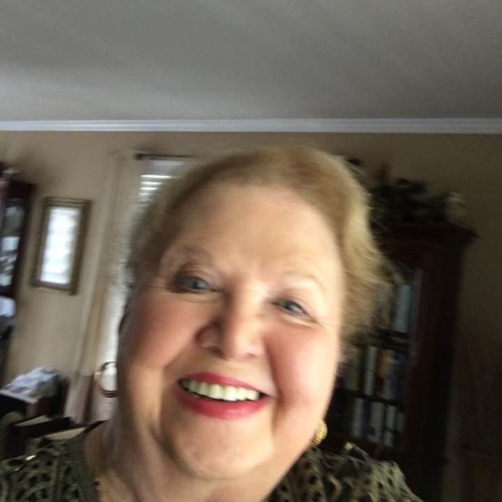 Meet your Posher, Lois